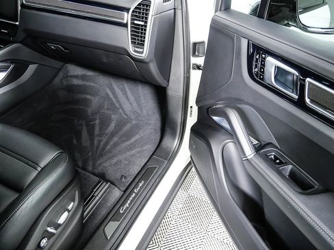 Certified 2021 Porsche Cayenne Turbo image 27