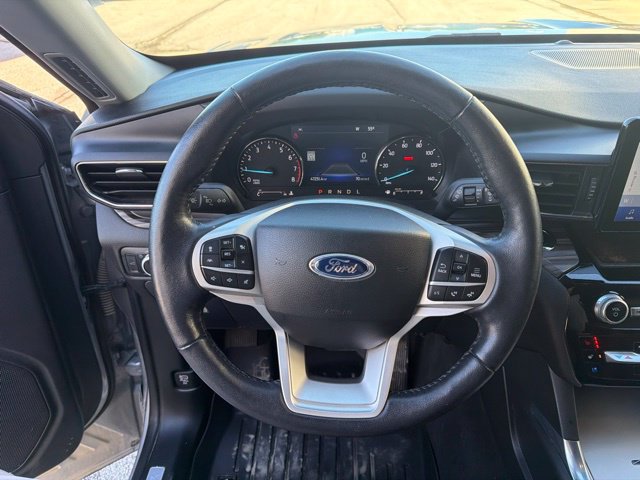 Used 2023 Ford Explorer Limited w/ Equipment Group 301A AWD/4WD image 21