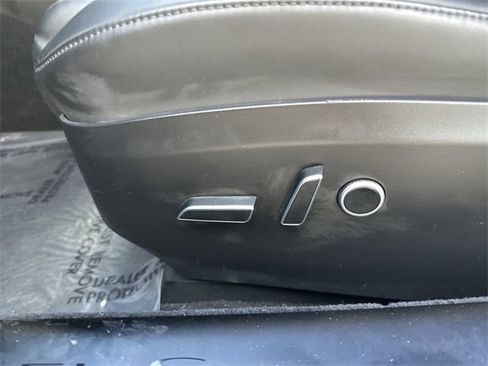 Used 2022 Tesla Model S image 14