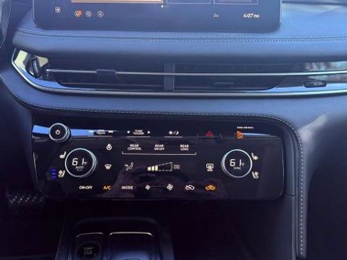 Certified 2026 INFINITI QX60 Luxe w/ Family Package AWD/4WD image 13