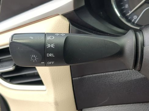 Used 2016 Toyota Corolla LE image 24