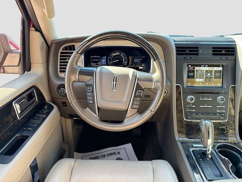 Used 2017 Lincoln Navigator Select RWD image 26