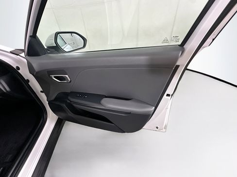 Used 2025 Kia K4 LXS image 30