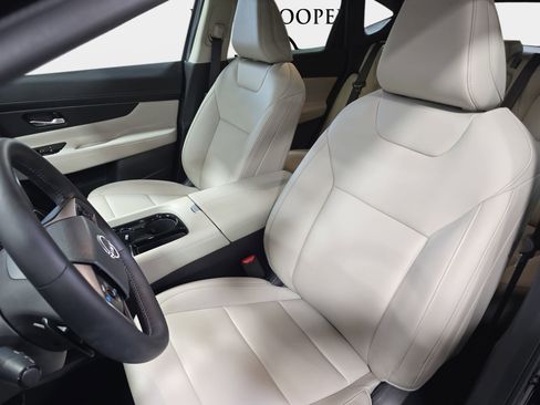 Certified 2025 Nissan Murano SV image 15