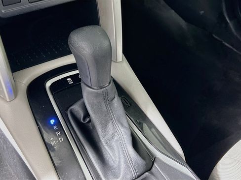 Used 2024 Toyota Corolla Cross L FWD image 23