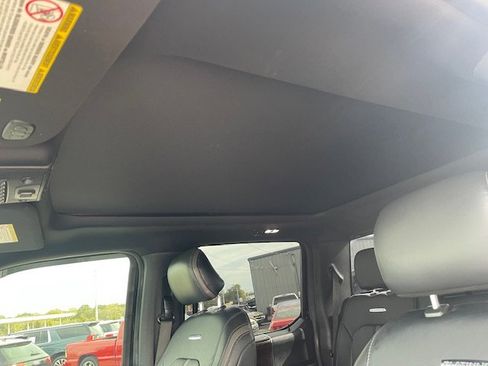 Used 2017 Ford F250 Platinum w/ Platinum Ultimate Package image 15