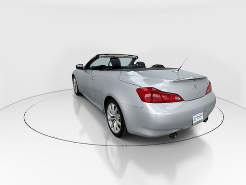 Used 2015 INFINITI Q60 Convertible w/ Premium Package image 5