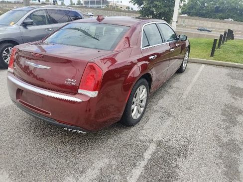 Used 2020 Chrysler 300 Limited AWD/4WD image 13