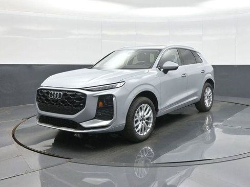 Used 2026 Audi Q3 quattro 2.0T w/ Driver Assistance Package AWD/4WD image 3