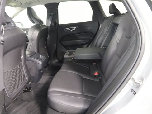 Used 2023 Volvo XC60 B5 Plus image 47