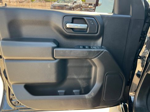 Used 2021 Chevrolet Silverado 1500 Custom AWD/4WD image 15