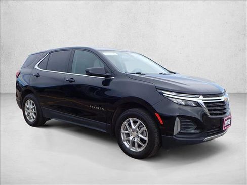 Used 2023 Chevrolet Equinox LT w/ Driver Convenience Package image 6