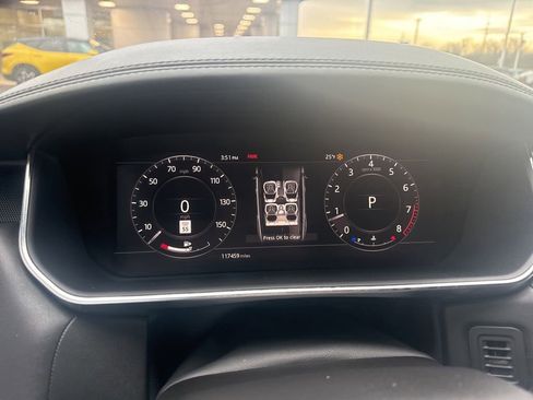 Used 2018 Land Rover Range Rover Sport HSE Dynamic image 14