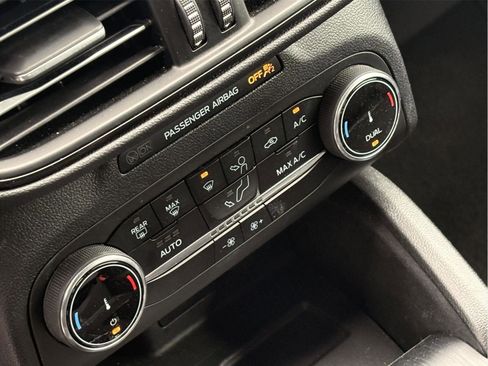 Used 2025 Ford Escape ST-Line image 27