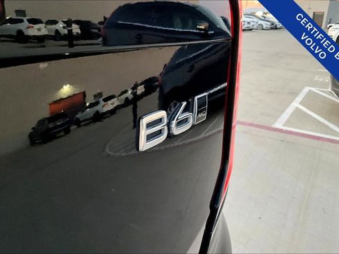 Certified 2025 Volvo XC90 B6 Plus image 41