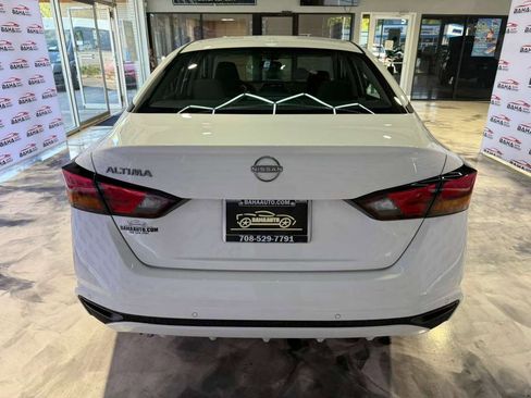 Used 2025 Nissan Altima 2.5 SV image 9