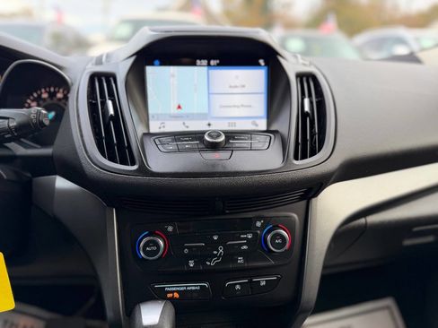 Used 2017 Ford Escape SE w/ Equipment Group 201A image 20
