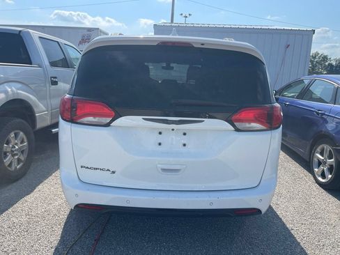 Used 2019 Chrysler Pacifica Touring-L Plus w/ S Appearance Package FWD image 10