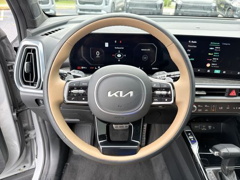 Used 2025 Kia Sorento SX Prestige w/ Olive Brown Leather Package AWD/4WD image 23