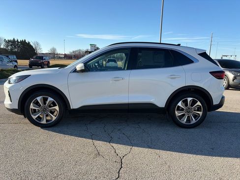 Used 2024 Ford Escape Platinum w/ Premium Technology Package image 4