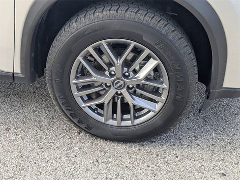 Used 2024 Nissan Rogue S image 11