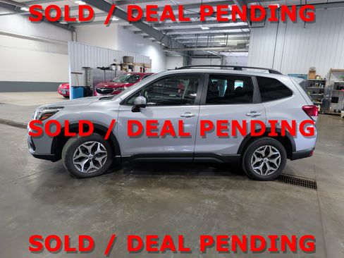 Used 2021 Subaru Forester Premium w/ Popular Package #1 AWD/4WD image 5