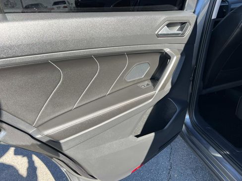 Certified 2022 Volkswagen Tiguan SE w/ Panoramic Sunroof Package image 20