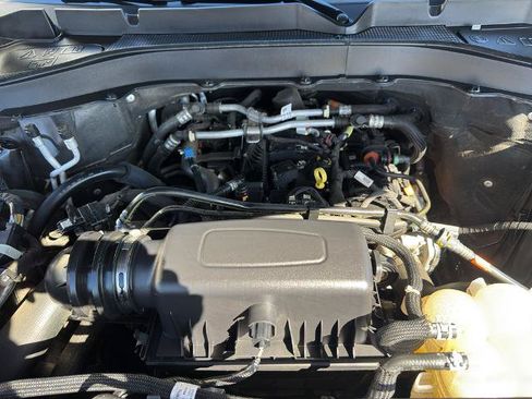 Certified 2023 Ford Explorer XLT RWD image 6