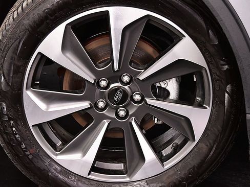 Used 2023 Ford Escape Platinum image 9