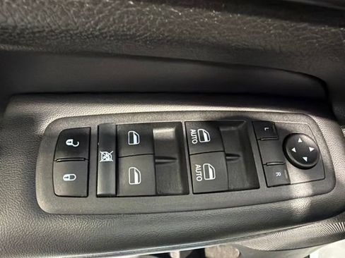 Used 2022 Jeep Grand Cherokee Laredo X AWD/4WD image 19