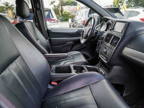 Used 2018 Dodge Grand Caravan GT image 16