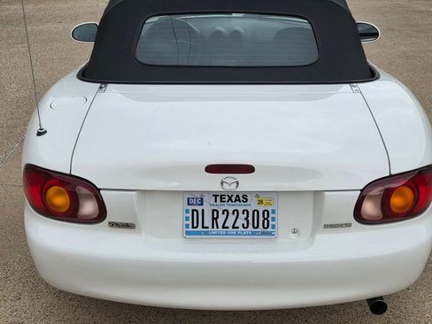 Used 1999 MAZDA MX-5 Miata image 25