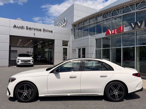 Used 2024 Mercedes-Benz E 350 4MATIC Sedan image 3