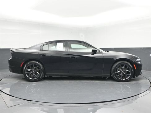 Used 2021 Dodge Charger SXT w/ Blacktop Package image 4