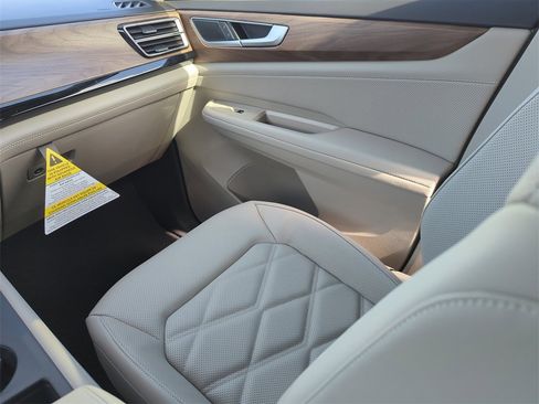 New 2026 Volkswagen Atlas SE image 27