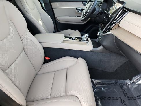 New 2026 Volvo XC90 B6 Ultra w/ Protection Package image 19