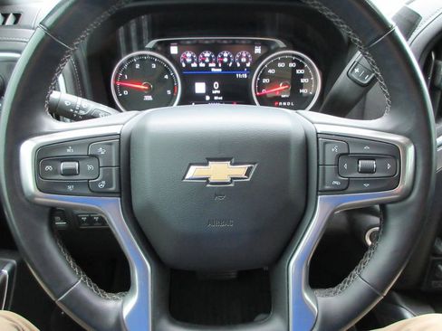 Used 2023 Chevrolet Silverado 3500 LTZ AWD/4WD image 33
