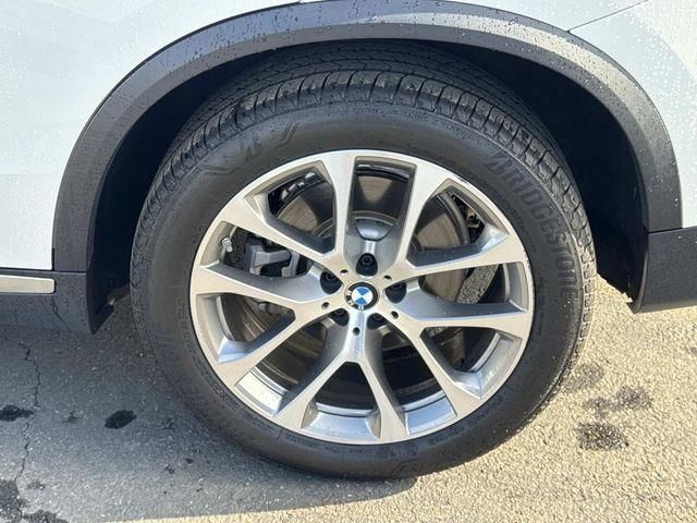 Used 2019 BMW X5 xDrive40i w/ Convenience Package AWD/4WD image 30
