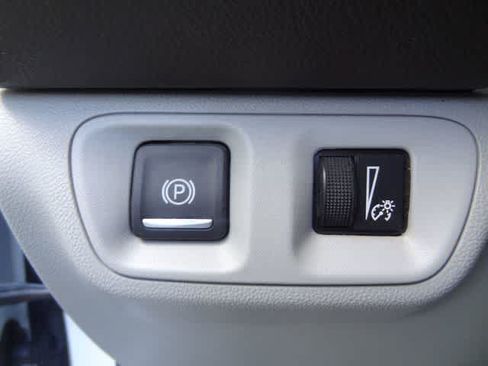 Used 2023 GMC Acadia SLE w/ Driver Convenience Package FWD image 18