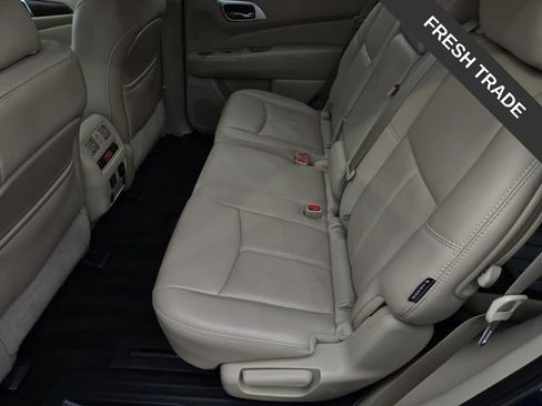 Used 2018 Nissan Pathfinder Platinum w/ Cargo Package FWD image 13