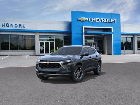 New 2026 Chevrolet Trax LT w/ LT Convenience Package FWD image 32