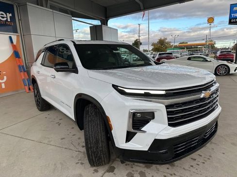 New 2026 Chevrolet Traverse High Country w/ LPO, Floor Liner Package image 3