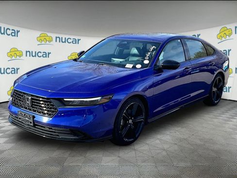 Used 2023 Honda Accord Sport image 2