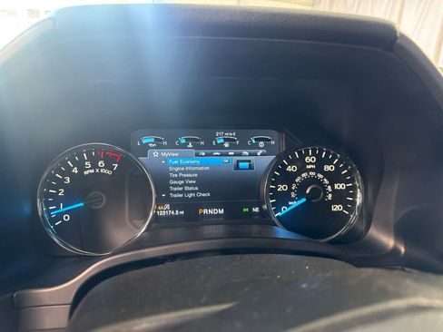 Used 2017 Ford F150 Platinum w/ Equipment Group 701A Luxury AWD/4WD image 24