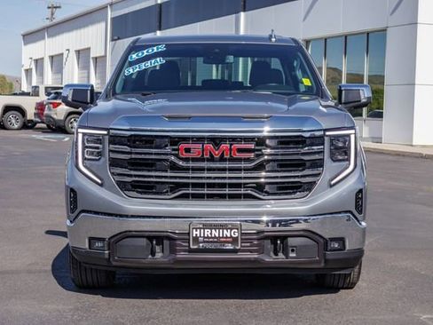 Used 2025 GMC Sierra 1500 SLT AWD/4WD image 2