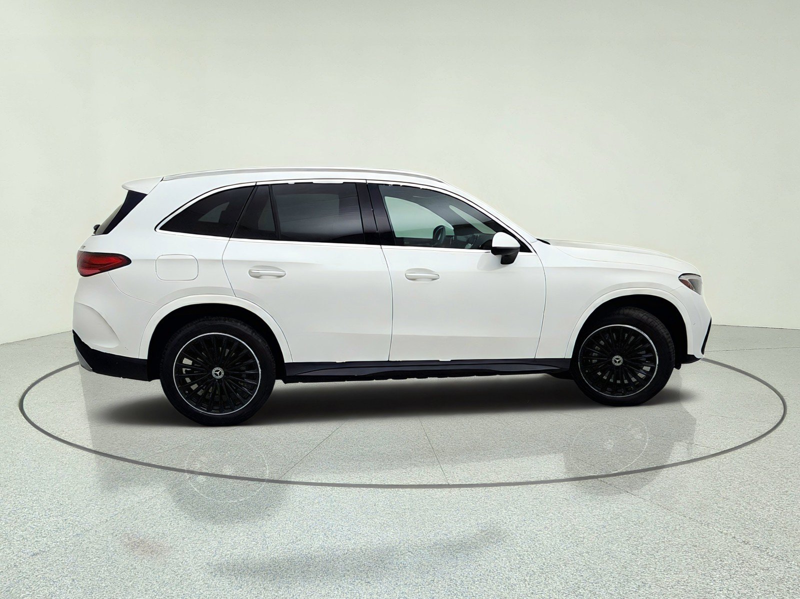 Used 2023 Mercedes-Benz GLC 300 4MATIC image 7