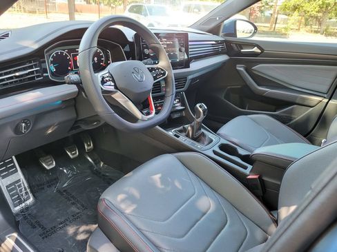 Used 2025 Volkswagen Jetta GLI Autobahn FWD image 11
