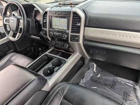 Used 2019 Ford F250 Lariat w/ Lariat Ultimate Package AWD/4WD image 13