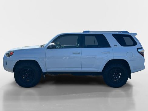 Used 2018 Toyota 4Runner SR5 image 2