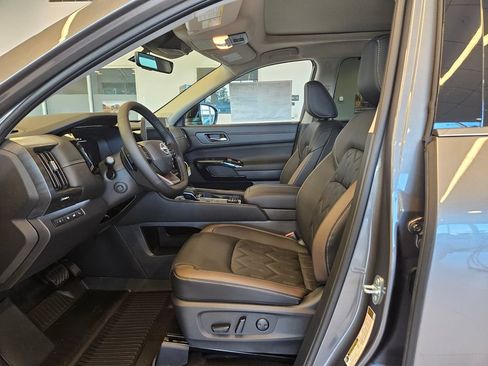 New 2026 Nissan Pathfinder Platinum w/ Cargo Package image 14